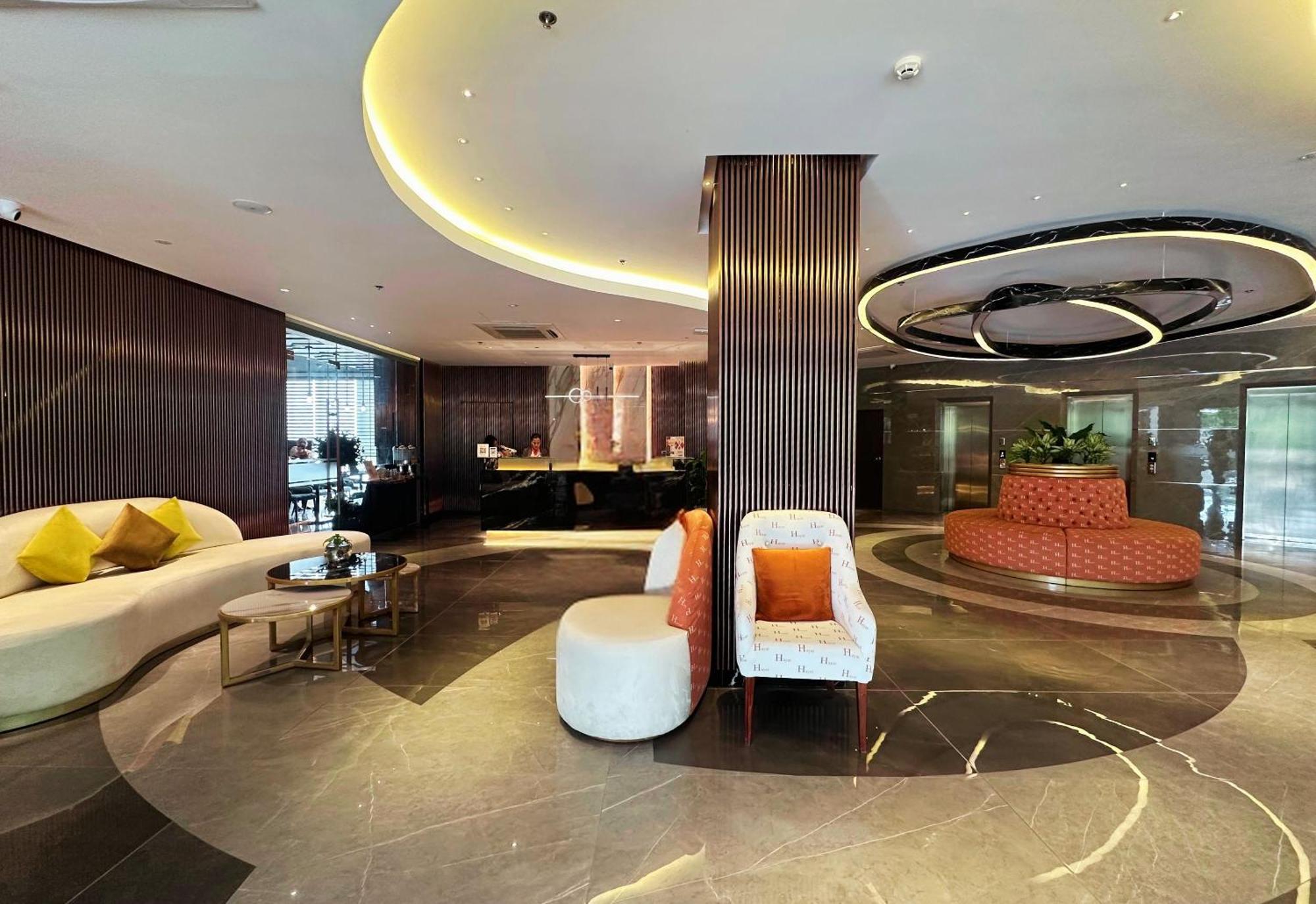 Hotel Hayat Sky Towers Cebu Stadt Exterior foto
