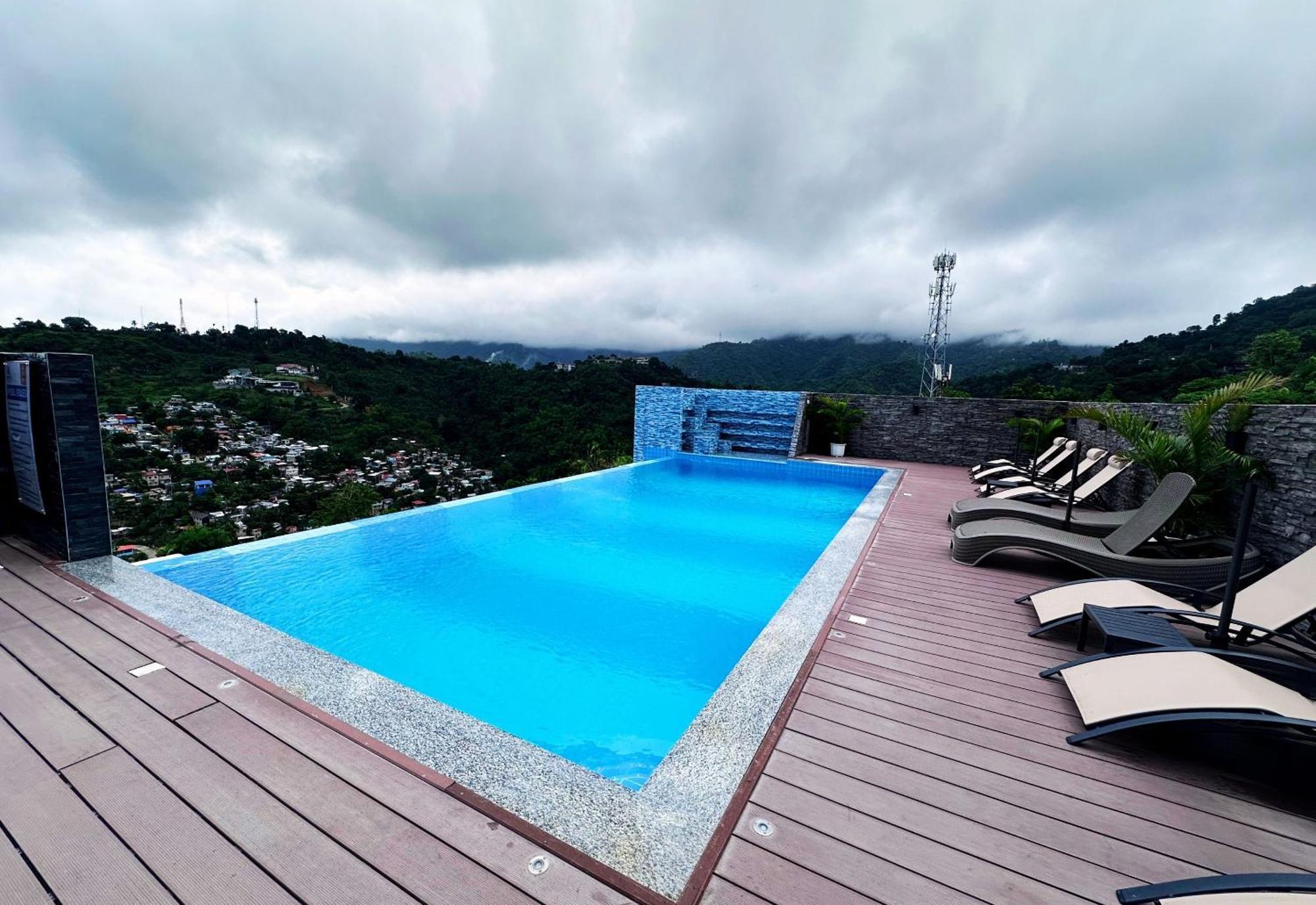 Hotel Hayat Sky Towers Cebu Stadt Exterior foto